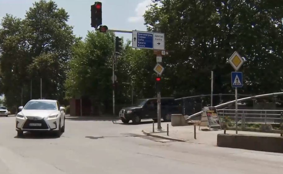 Бях под колата, приятелят ми изхвърча: Проплака едното от блъснатите деца в Сандански ВИДЕО