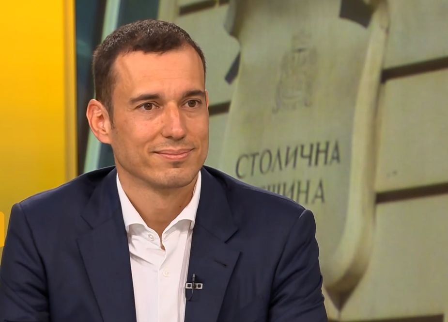 Васил Терзиев зарадва софиянците с малки деца