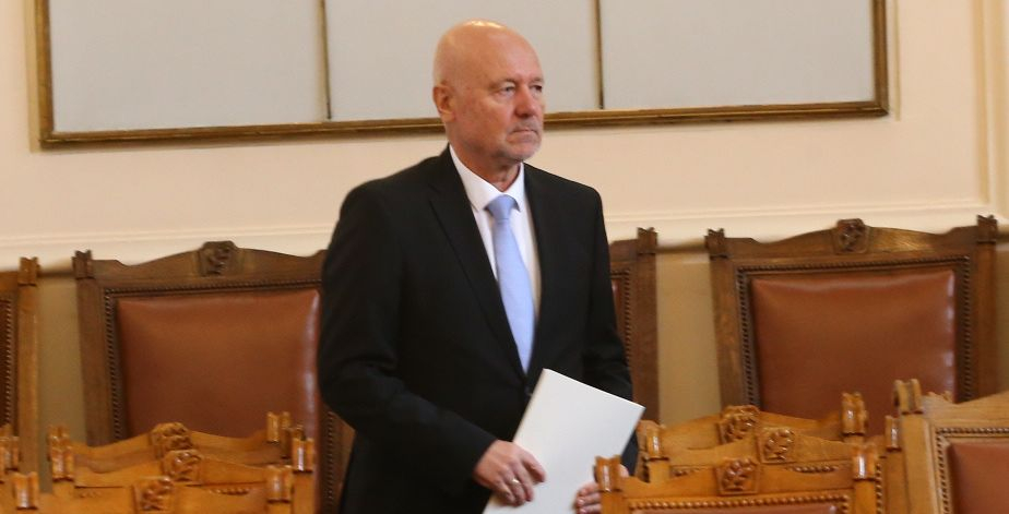 Тагарев шокира с думи за БТР-ите за Украйна 