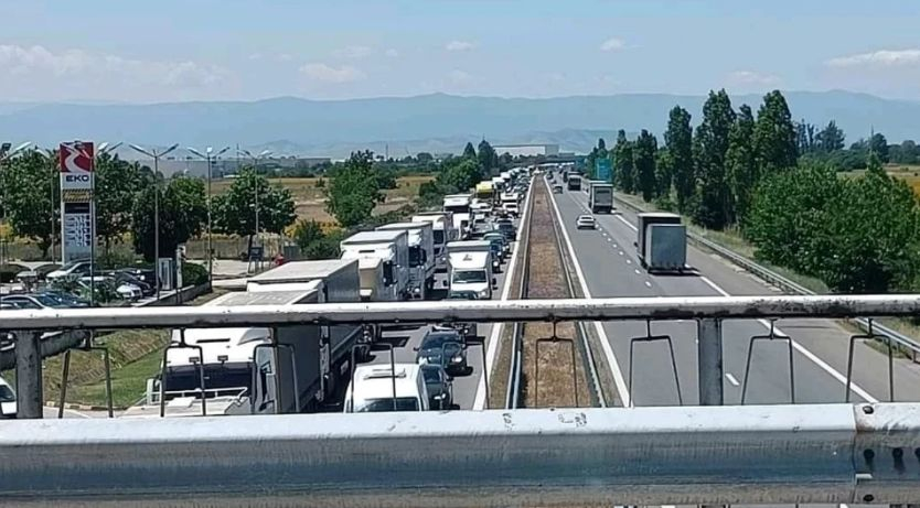 Петъчен ад на АМ "Тракия": Шофьорите са в капан, подобен ужас не се бе случвал отдавна СНИМКИ