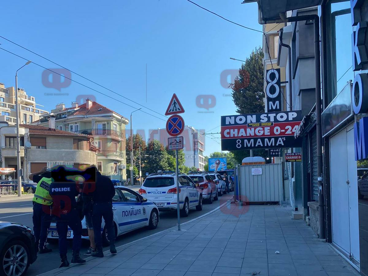Извънредно от Бургас: 5 патрулки заклещиха софийски Опел, полицаите онемяха от откритото СНИМКИ