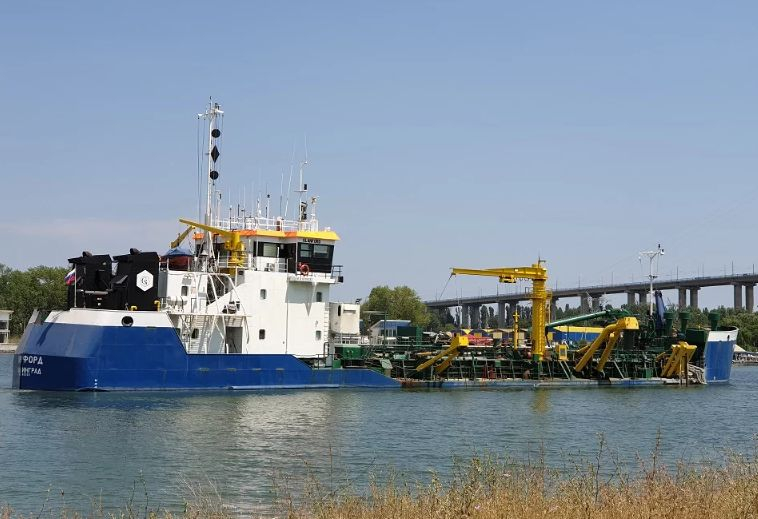 Трагедия! Мистериозна смърт на двама моряци на борда на кораб край Варна