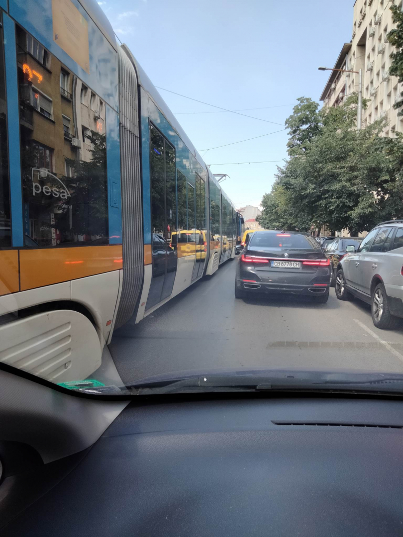 Сигнал до БЛИЦ! Извънредна ситуация на ключово място в София СНИМКА