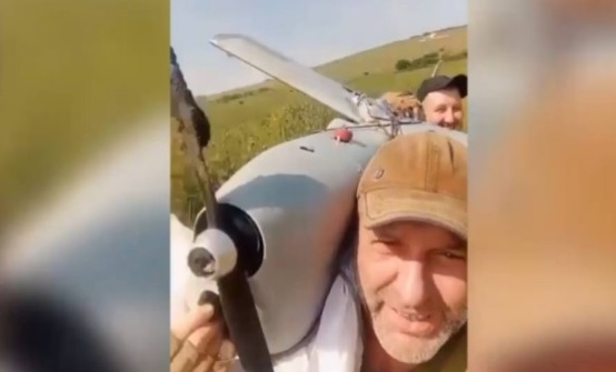 ВИДЕО от войната: Бойци от ВСУ свалиха с автомати дрон "Орлан" за 120 000 долара