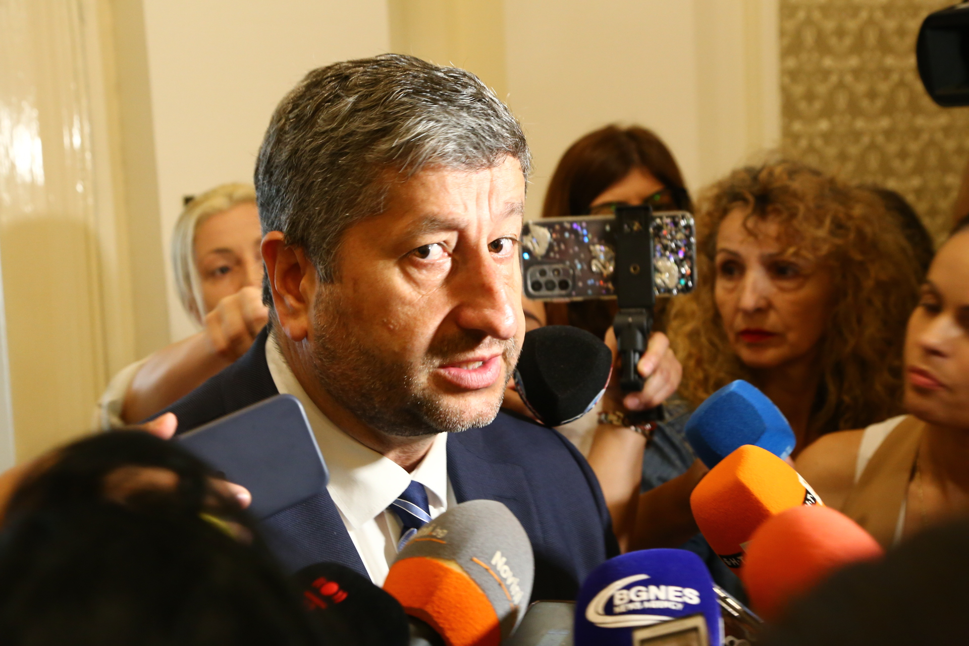 Пак драма около лидерската среща между ГЕРБ-СДС и ПП-ДБ