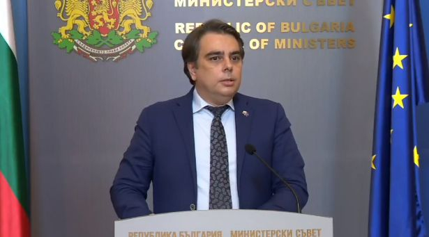Асен Василев с горещи новини след заседанието на МС за бюджета, ето кои са най-ощетените 