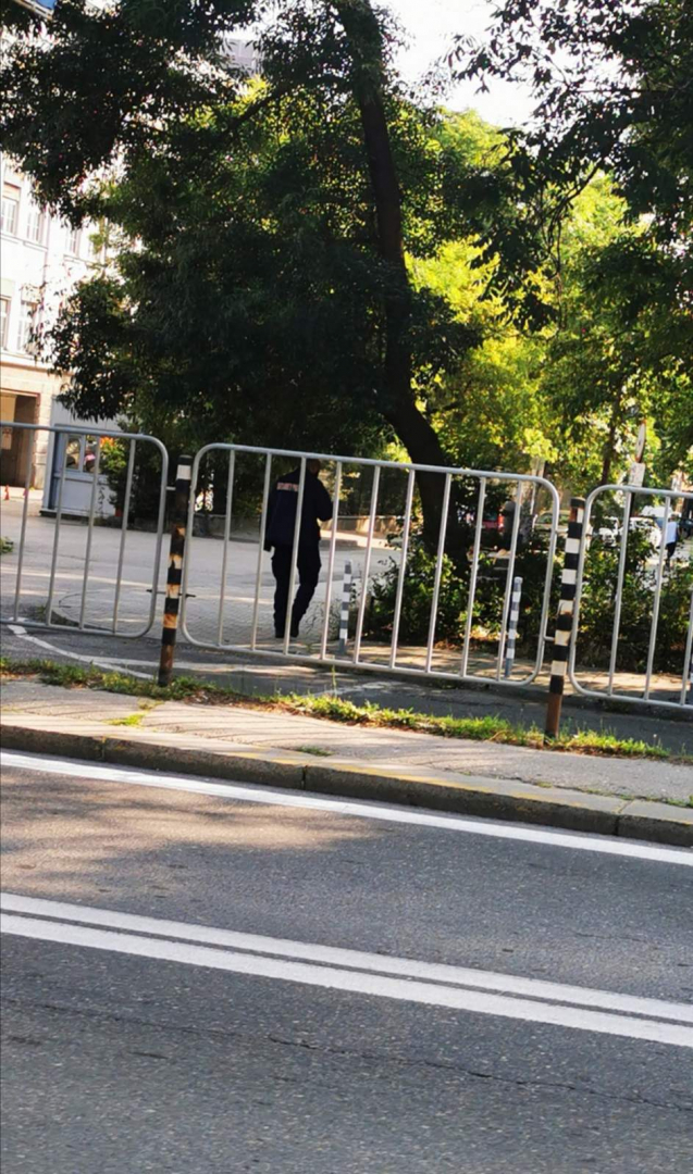 София е под полицейска блокада! СНИМКИ