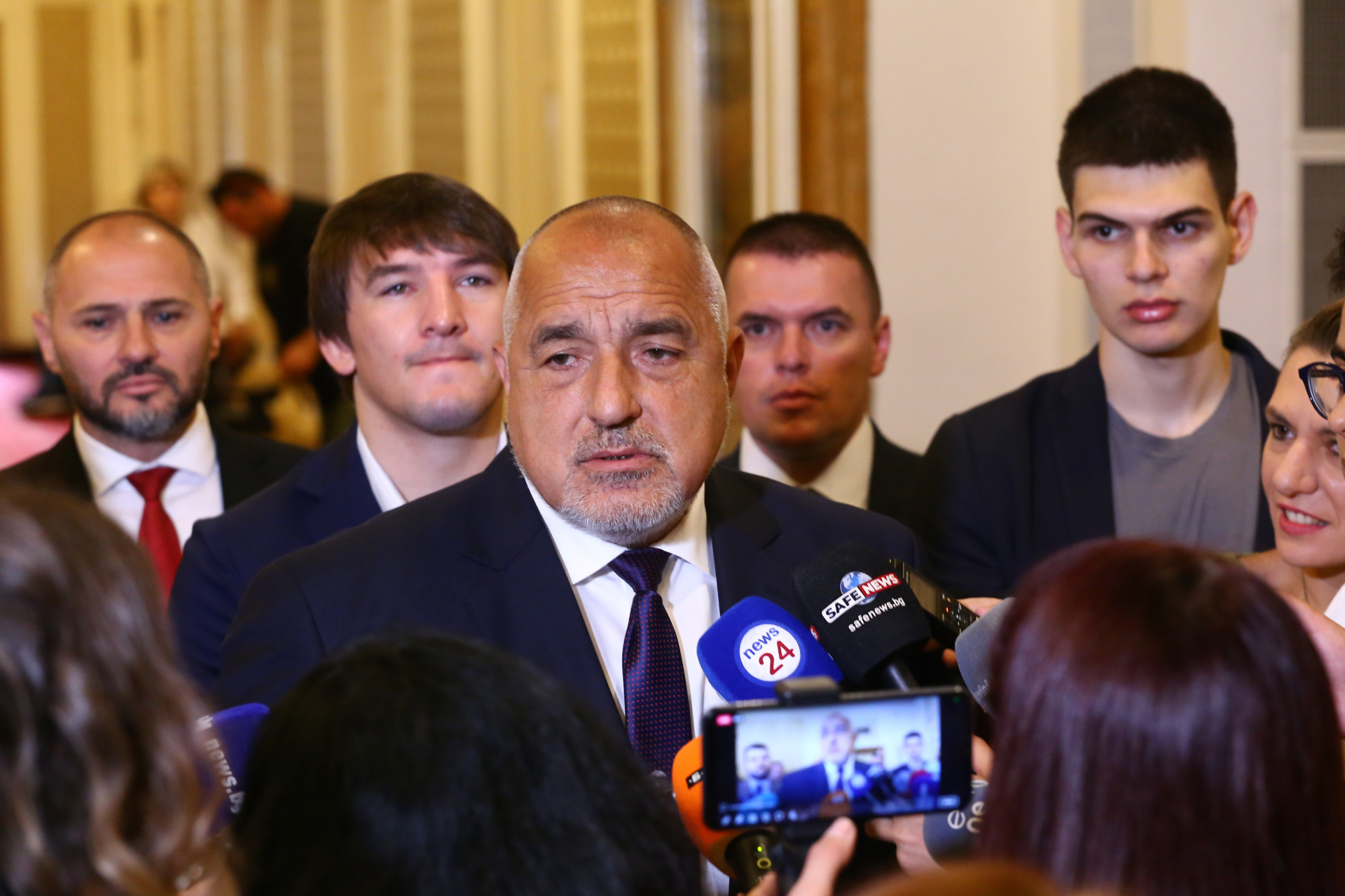 ПП и ГЕРБ се разбраха за регулаторите и областните управители, ето кой какво взима