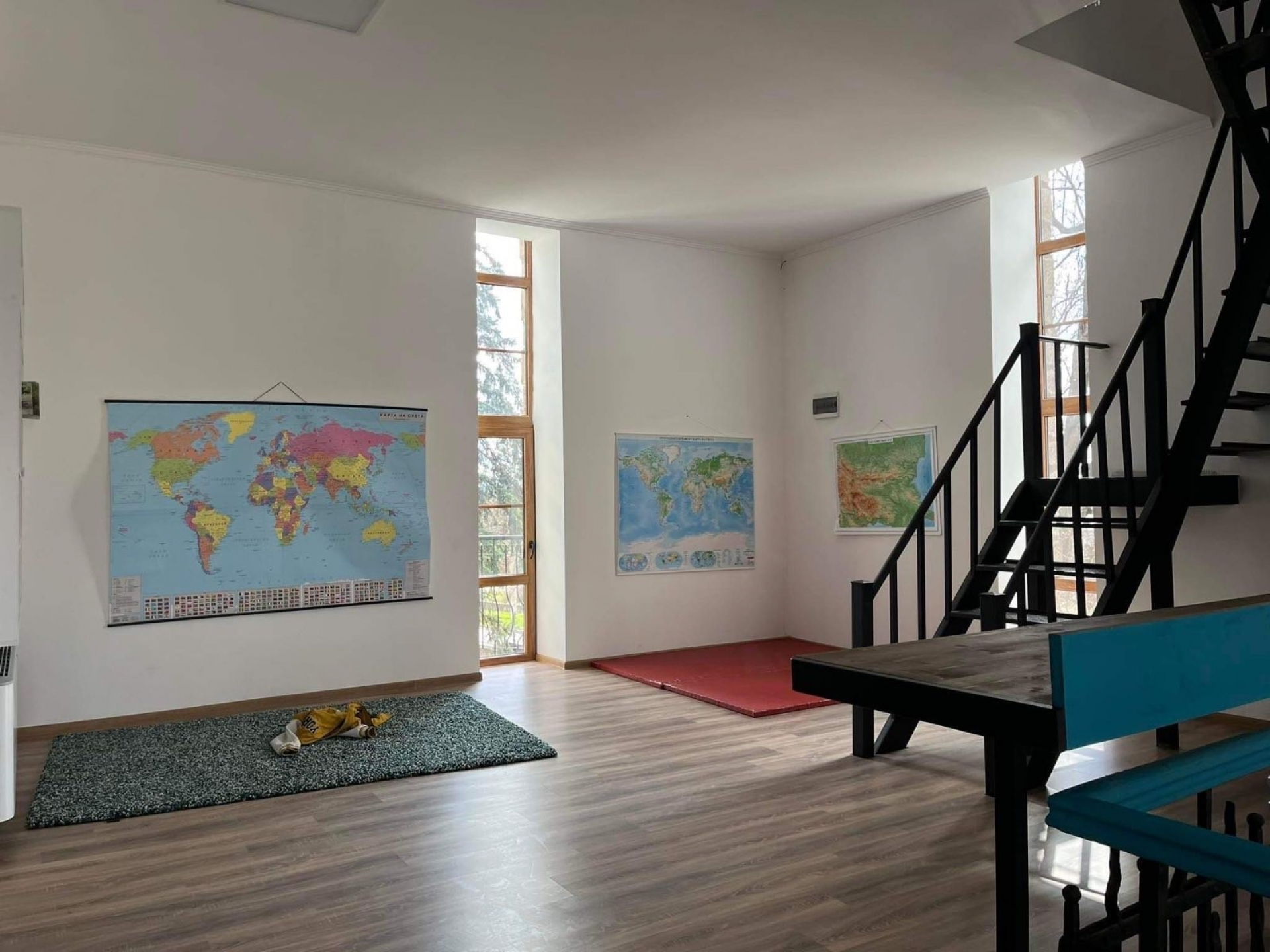 100-годишно училище в село Осоица стана част от семейството на Cambridge International School