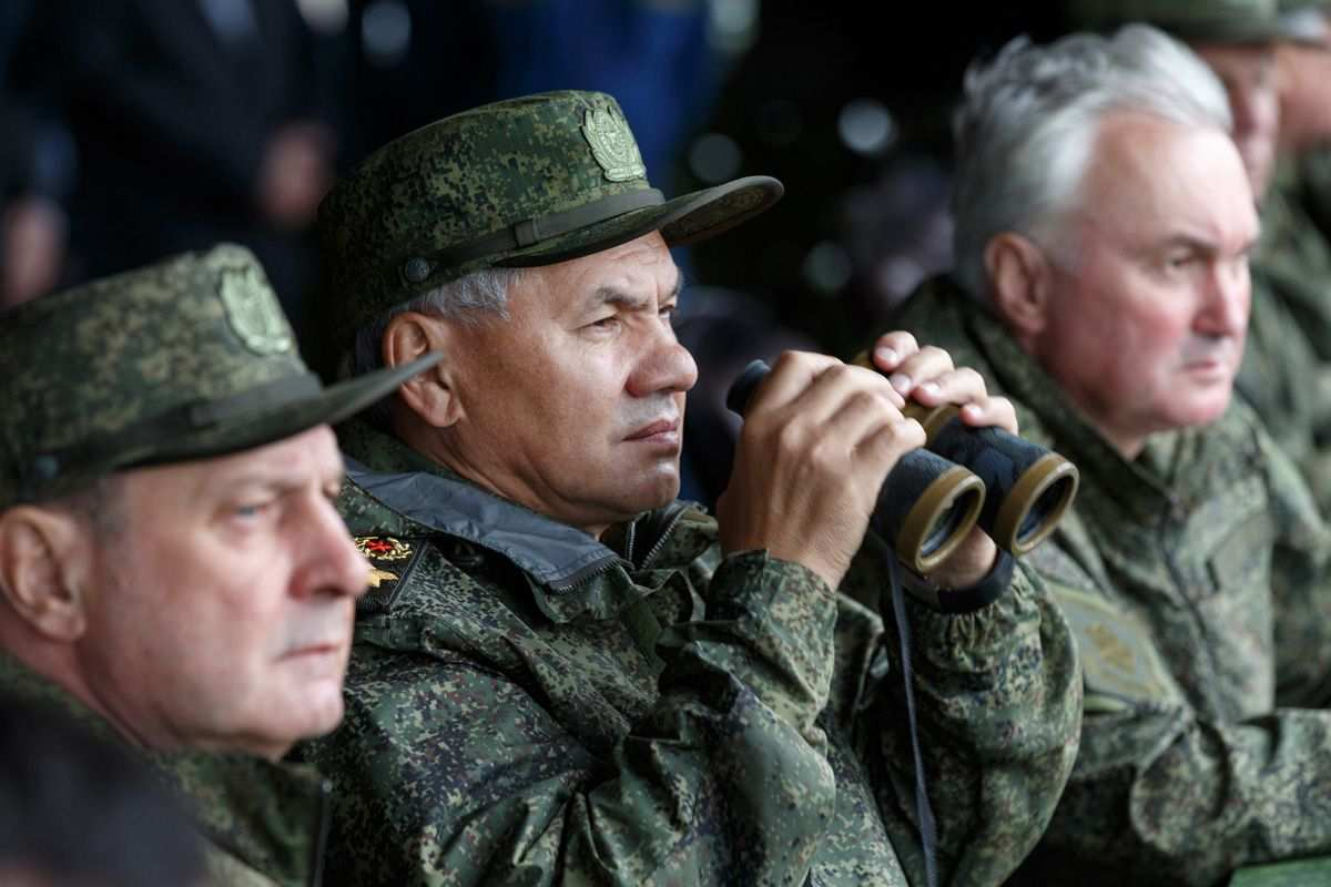 Шойгу провери готовността на армията за използване на танкове Т-90 ВИДЕО
