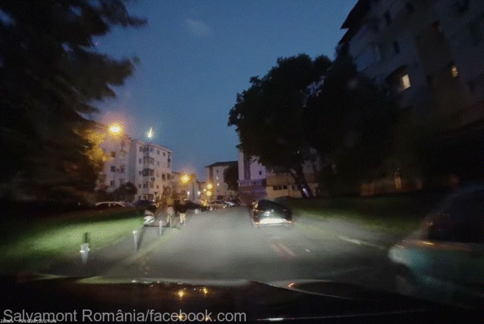 Тревога в Румъния заради профучаването на метеорита! Чудят се дали в България... ВИДЕО