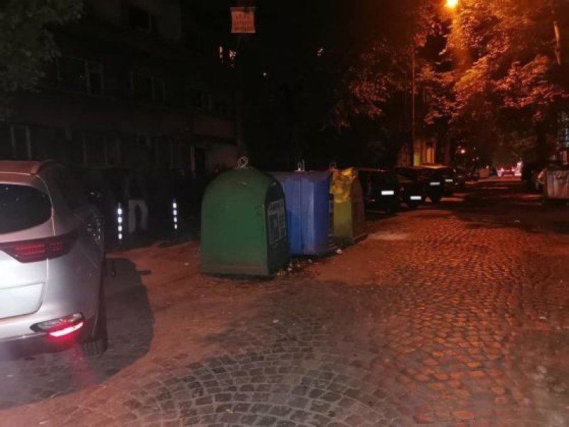 Нова схема за разпространение на дрога у нас?! Какво търси това момиче?