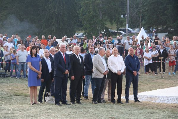 Радев разтърси нета след великото събитие на "Рожен"