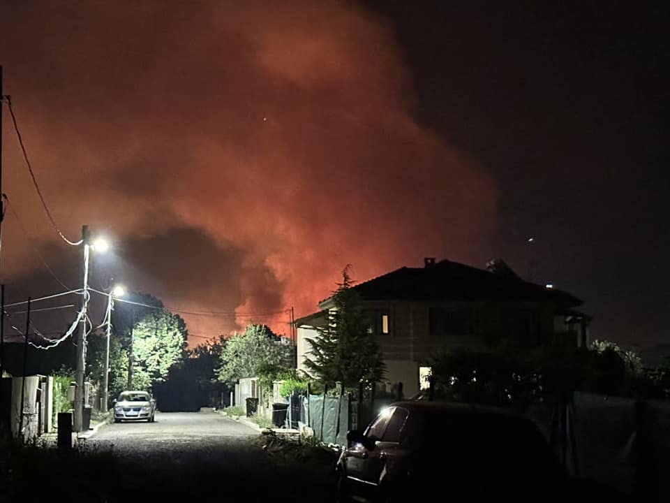 Мистерия с ново огнено бедствие край Бургас, всички се питат как се случи СНИМКИ