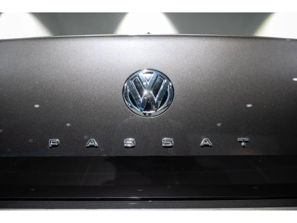 Volkswagen разкри първи подробности за новия Passat, ето какви са промените СНИМКИ