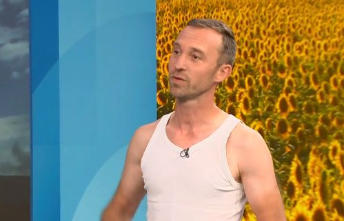 Ники Василковски ошашави всички в ранни зори, хвърли дрехите и... СНИМКИ