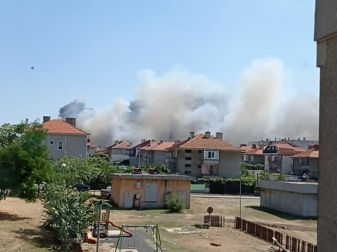 Почна се! Жегата направи страшна беля край Карнобат ВИДЕО
