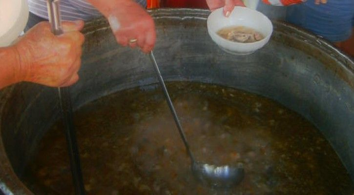 Две телета за курбан хапна цяло село - ето рецептата 