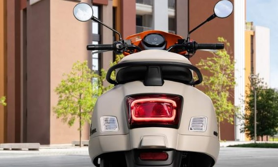 Обновиха култовия скутер Vespa GTV, станал е още по-страхотен СНИМКИ