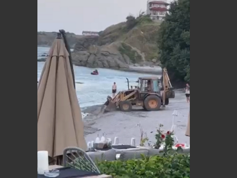 Това ли е бутиковият плаж на Царево? ВИДЕО разкрива какво става, когато летовниците си тръгнат 
