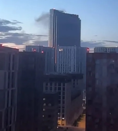 Експлозии разтърсиха рано сутринта Москва, украински дронове атакуваха сгради ВИДЕО