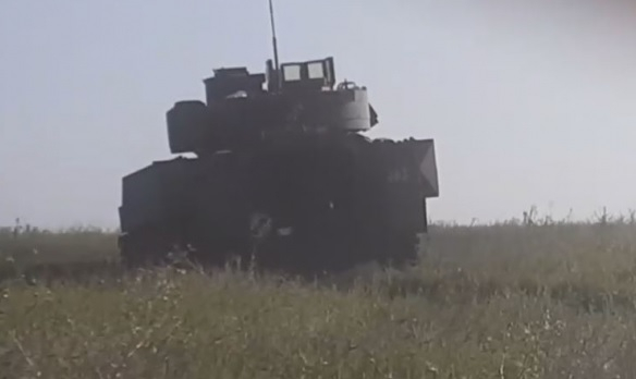 ВИДЕО от войната: ВСУ изостави БМП M2 Bradley с нова американска защита