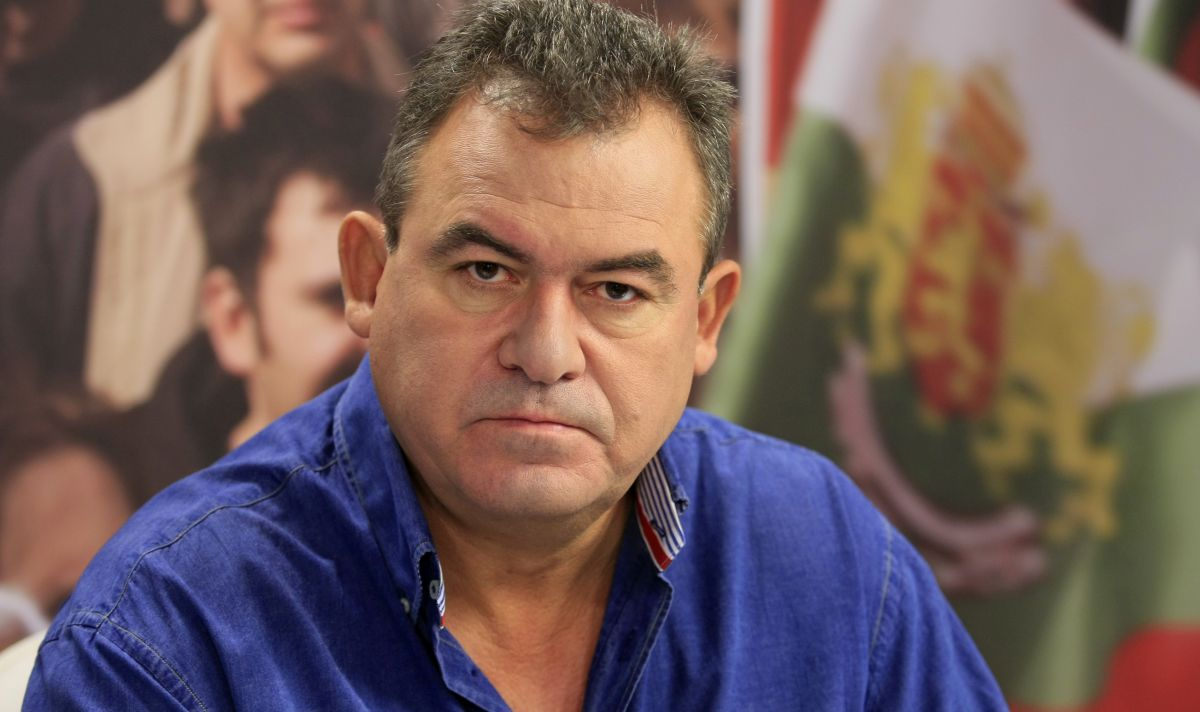 Богомил Бонев: Защо залагате в Конституцията промени, които утре могат да доведат до гражданска война