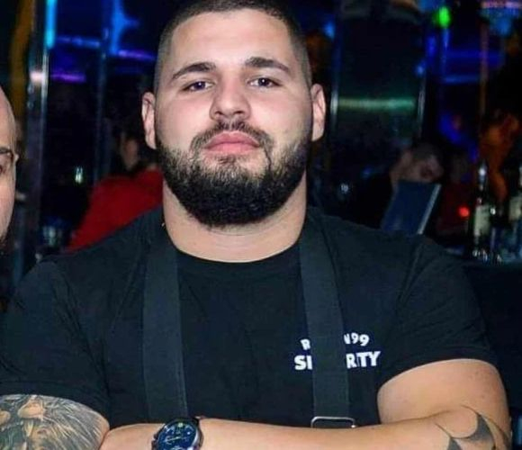 Работодателите на мъжа, обезобразил 18 г. момиче, му нанесоха тежък удар СНИМКА