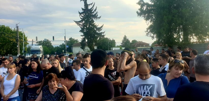 Заради убийството на Димитър: В Цалапица още ври и кипи