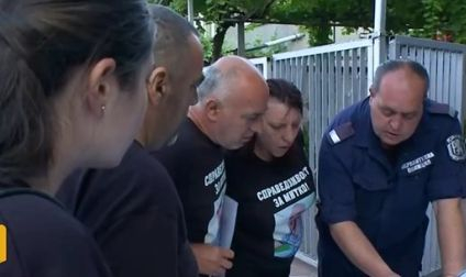 Полицаи излязоха при близките и приятелите на убития Митко и се случи нещо шокиращо