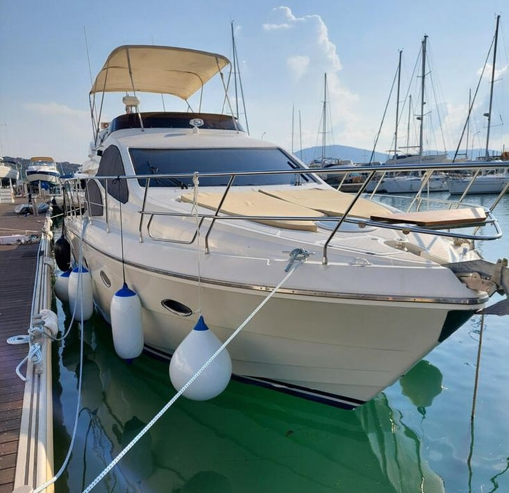 Капитан на яхта в Созопол смая туристка, не е за вярване какво направи 