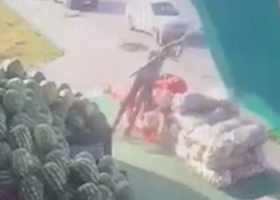 Зрелище: Ураганен вятър направи нещо невиждано в Турция ВИДЕО 