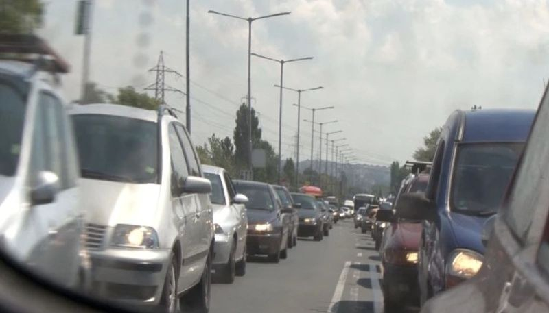 Майка с четири деца в колата изригна: На околовръстния към Св. Влас до Lidl е трагикомедия