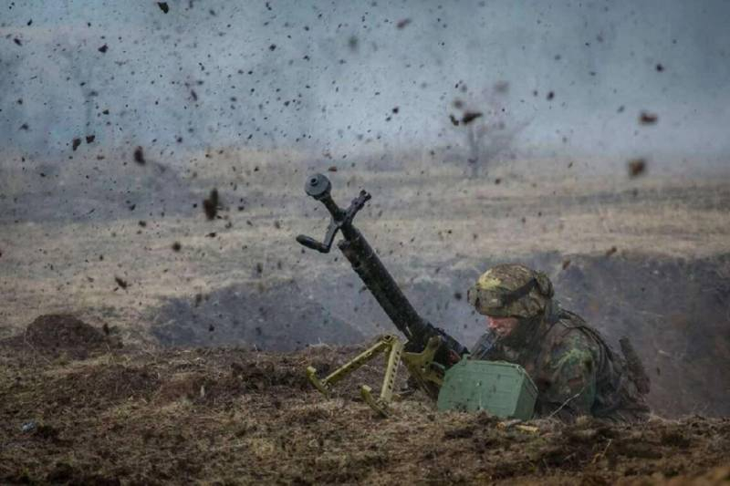 Генщабът на ВСУ спасява западните бронирани машини, хвърляйки само пехота срещу руснаците