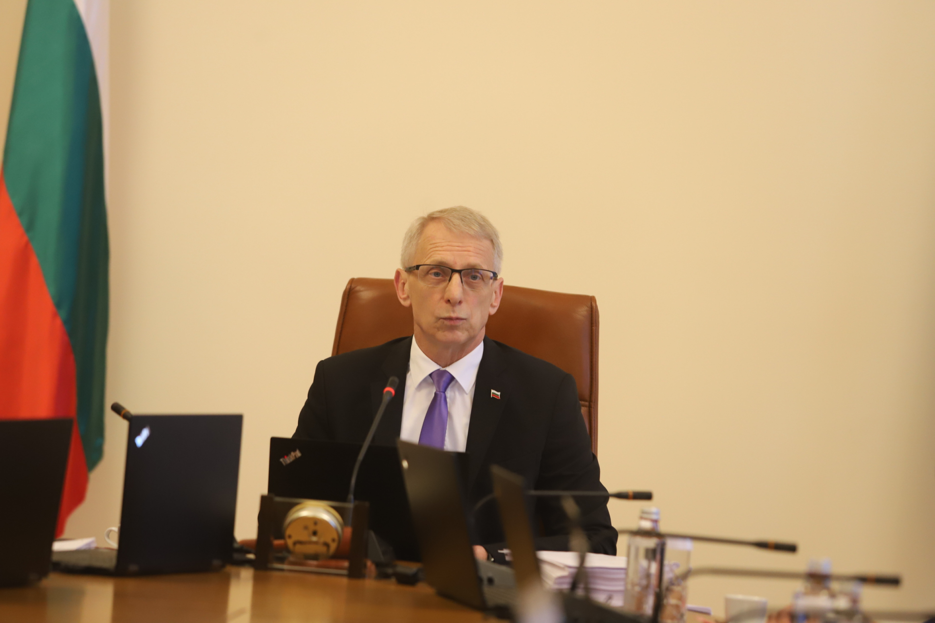 Денков с ключова рокада по върховете на службите 