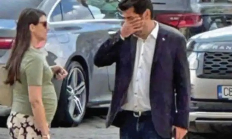 Опа: Спипаха Кирил Петков и бременната Бориславова да карат джип с лампи на НСО ВИДЕО