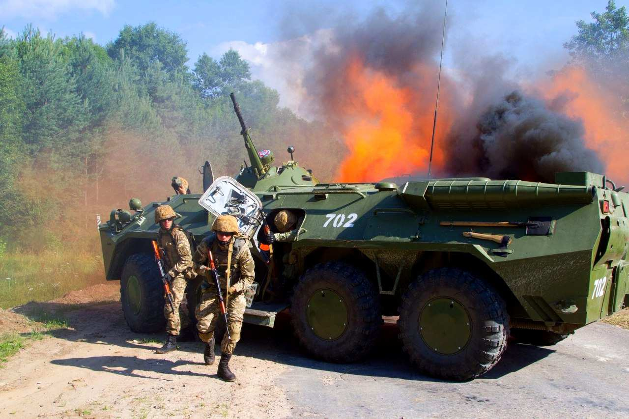 FPV дронове унищожават оборудване на ВСУ ВИДЕО