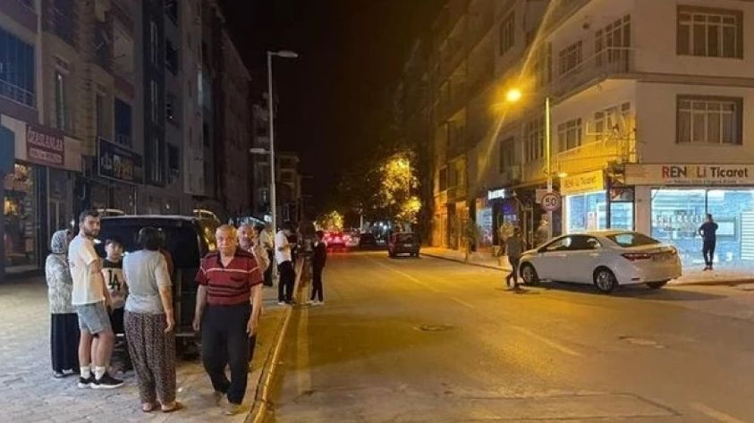 Адът в Турция няма край: Сгради рухнаха, паникьосани хора скачат от прозорците ВИДЕО