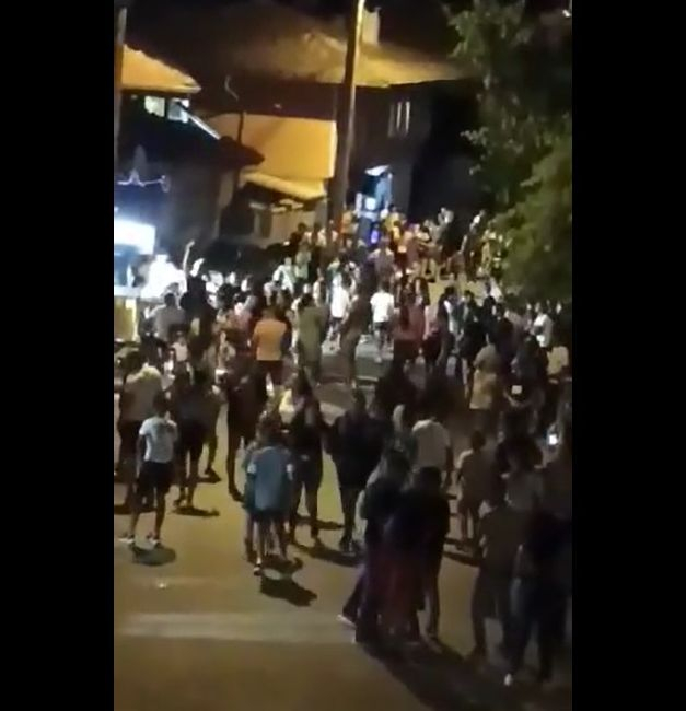 Прозорци се тресат, тормоз, палеж на хора - в това българско село не се живее ВИДЕО 