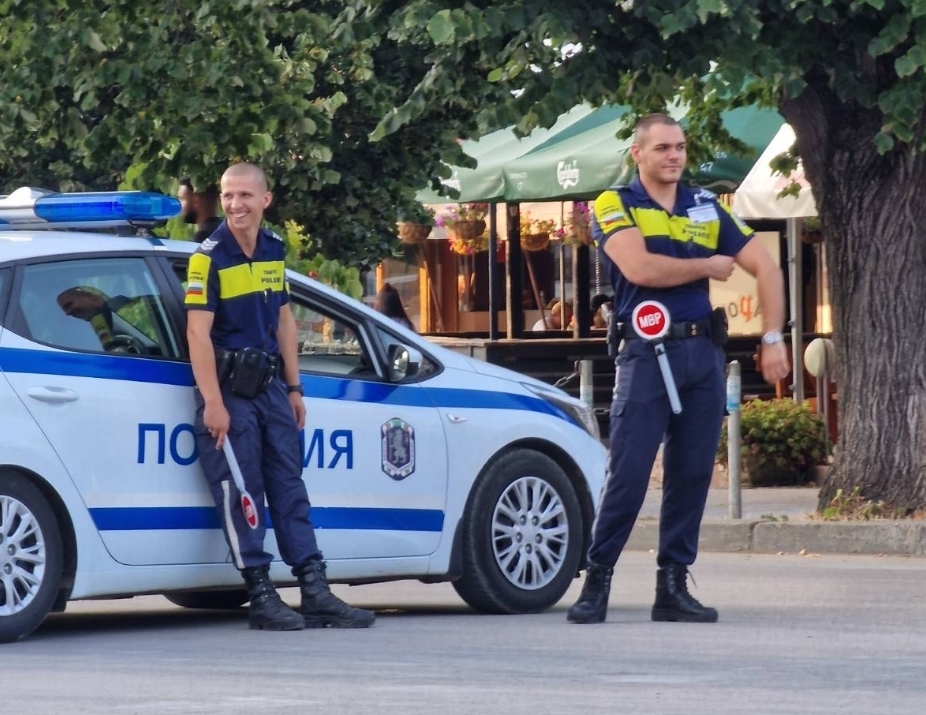 КАТ вече взимат колите на пияните шофьори, а хората се късат от смях