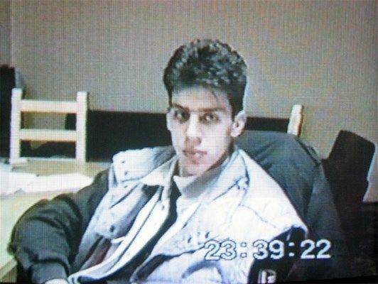 Касапница в кв. „Гео Милев“: 18-г. Димитър гръмна баща си и мащехата си и закла братчето си