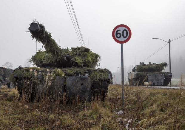 Русия показва трофейни НАТО-вски Leopard и Bradley на...