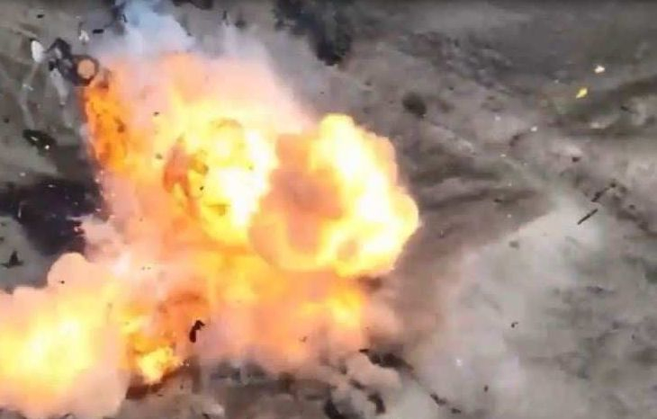 ВИДЕО от войната: Дрон нанася удар по позиции на ВСУ 