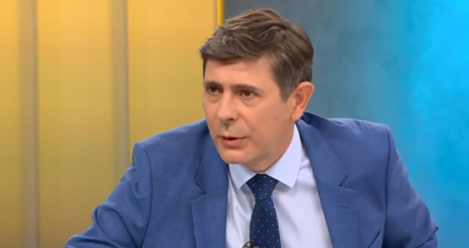 Виктор Николаев побесня заради млад джигит и насмете депутатите: Не бъдете некадърни! ВИДЕО