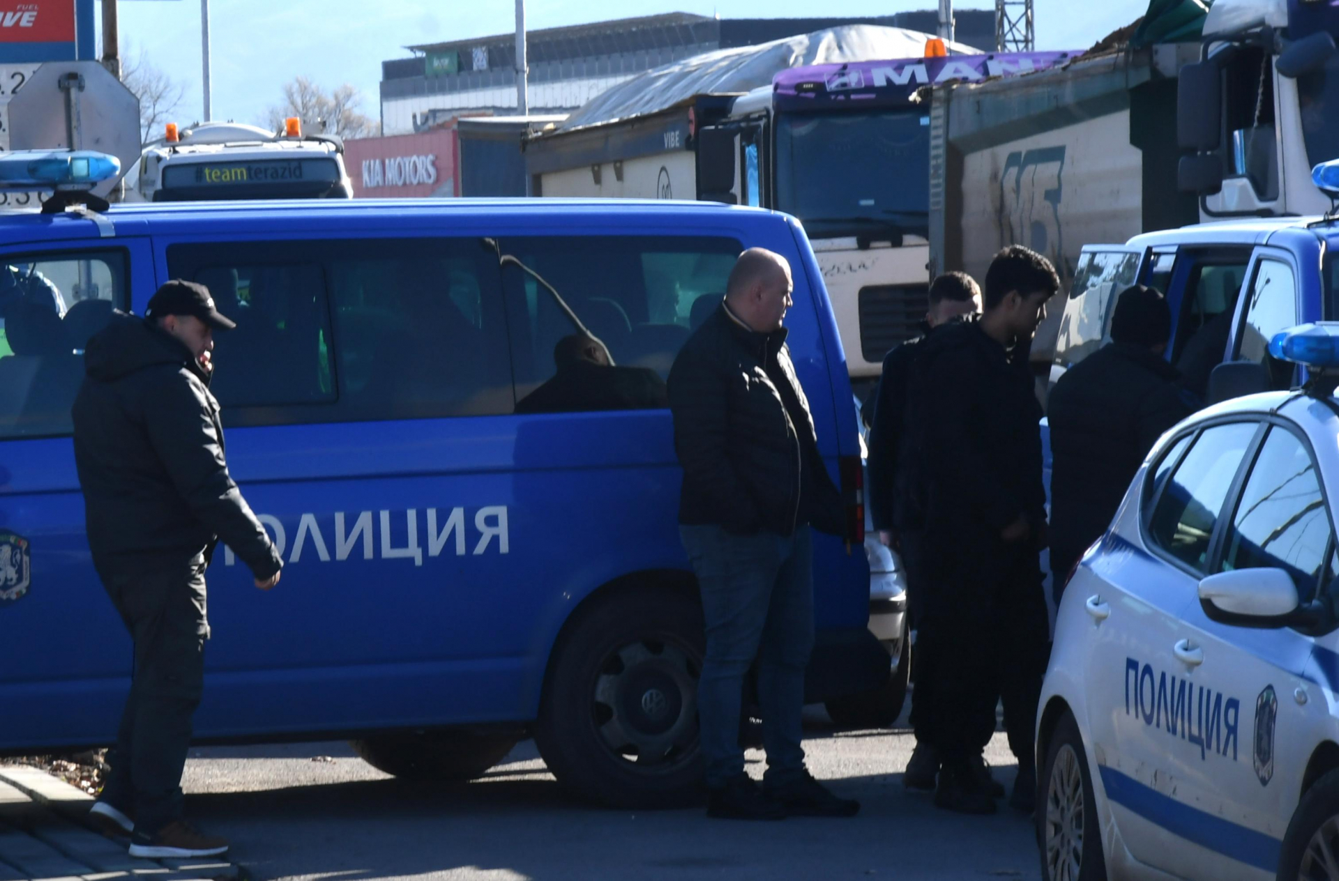 Жестока драма в Бургаско, тълпа роми уби шофьор с камион, прегазил смъртоносно дете