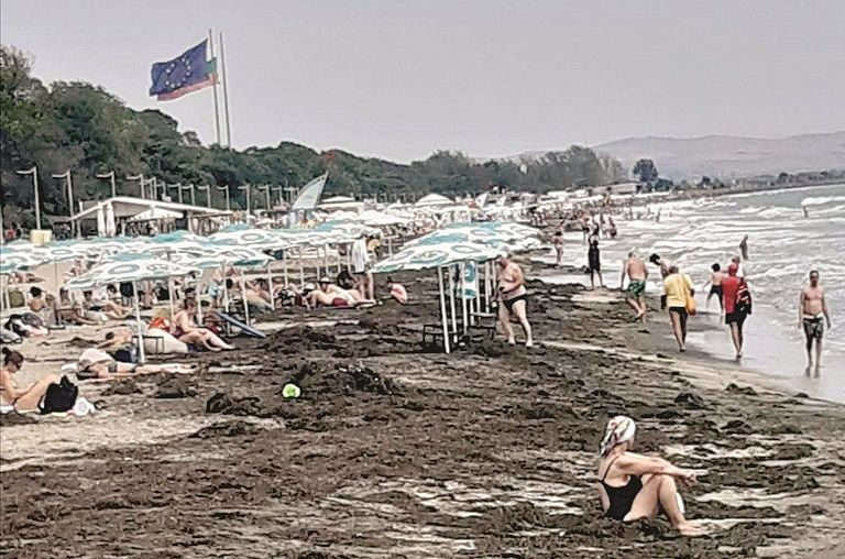 Два трупа шокираха Обзор и Поморие, мъртвакът отслабва, но...