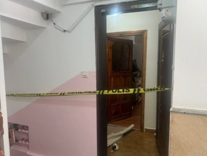 Известна туркиня е наръгана 32 пъти с нож от мъжа си в Истанбул СНИМКИ 18+