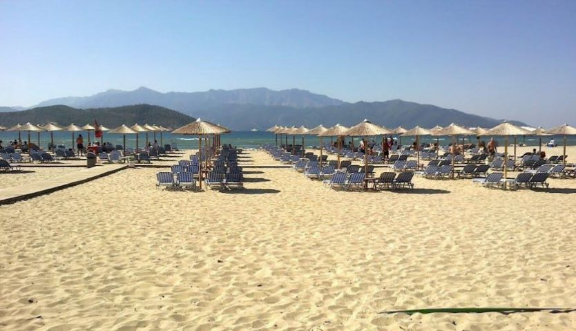 Неприятна изненада за нашенци в Керамоти, какво се появи на плажа СНИМКА 