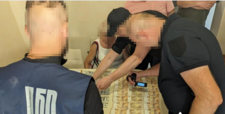 Командир в района на Лвов продавал храна на войници и ги принуждавал да му строят вила