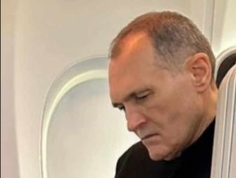Пътници от самолета на Божков разказаха какво точно се случи на пистата